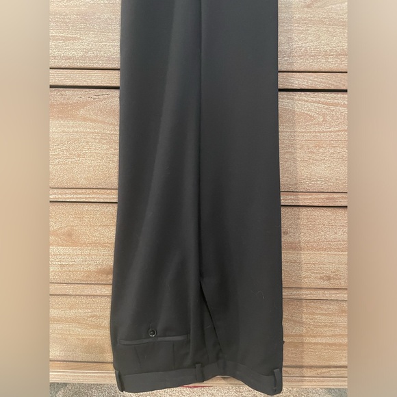 BAR III Slim Fit Solid Wool Suit Size 42R - 34x32 - Picture 5 of 6